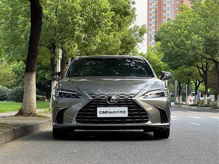 Lexus ES, 2024 — фото 2 из 9