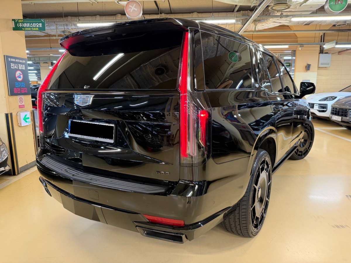 Cadillac Escalade, 2023 — фото 5 из 12