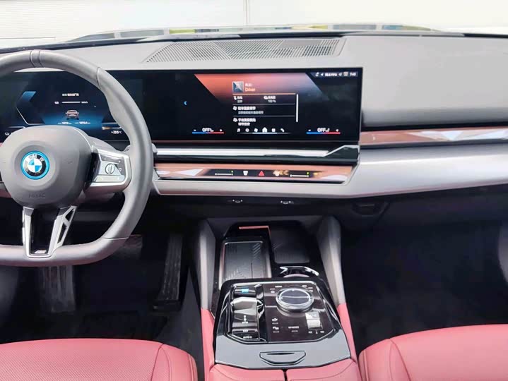 BMW i5, 2025 — фото 8 из 9