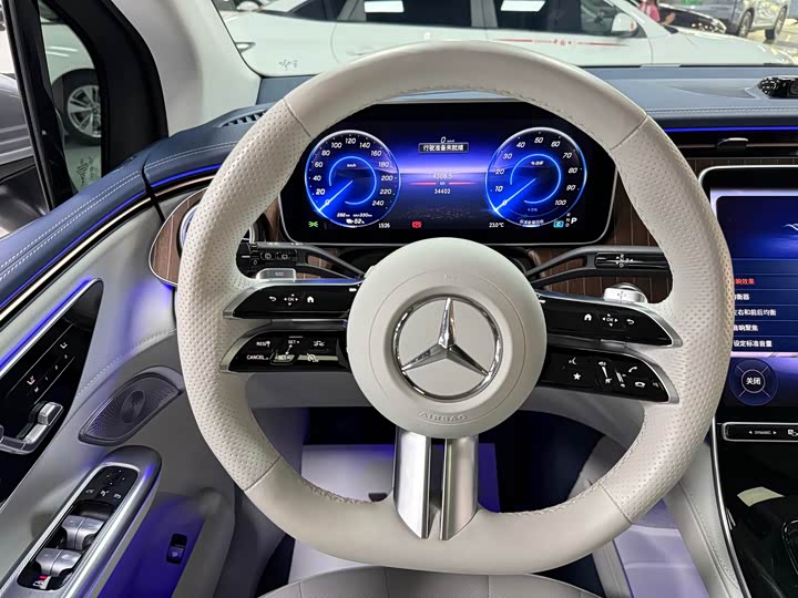 Mercedes-Benz EQE SUV, 2025 — фото 8 из 9