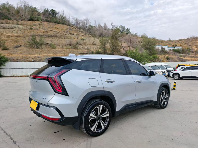 Geely Atlas L, 2025 — фото 6 из 10