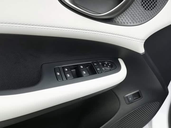 BYD Seal 05 DM-i Hybrid, 2025 — фото 9 из 9