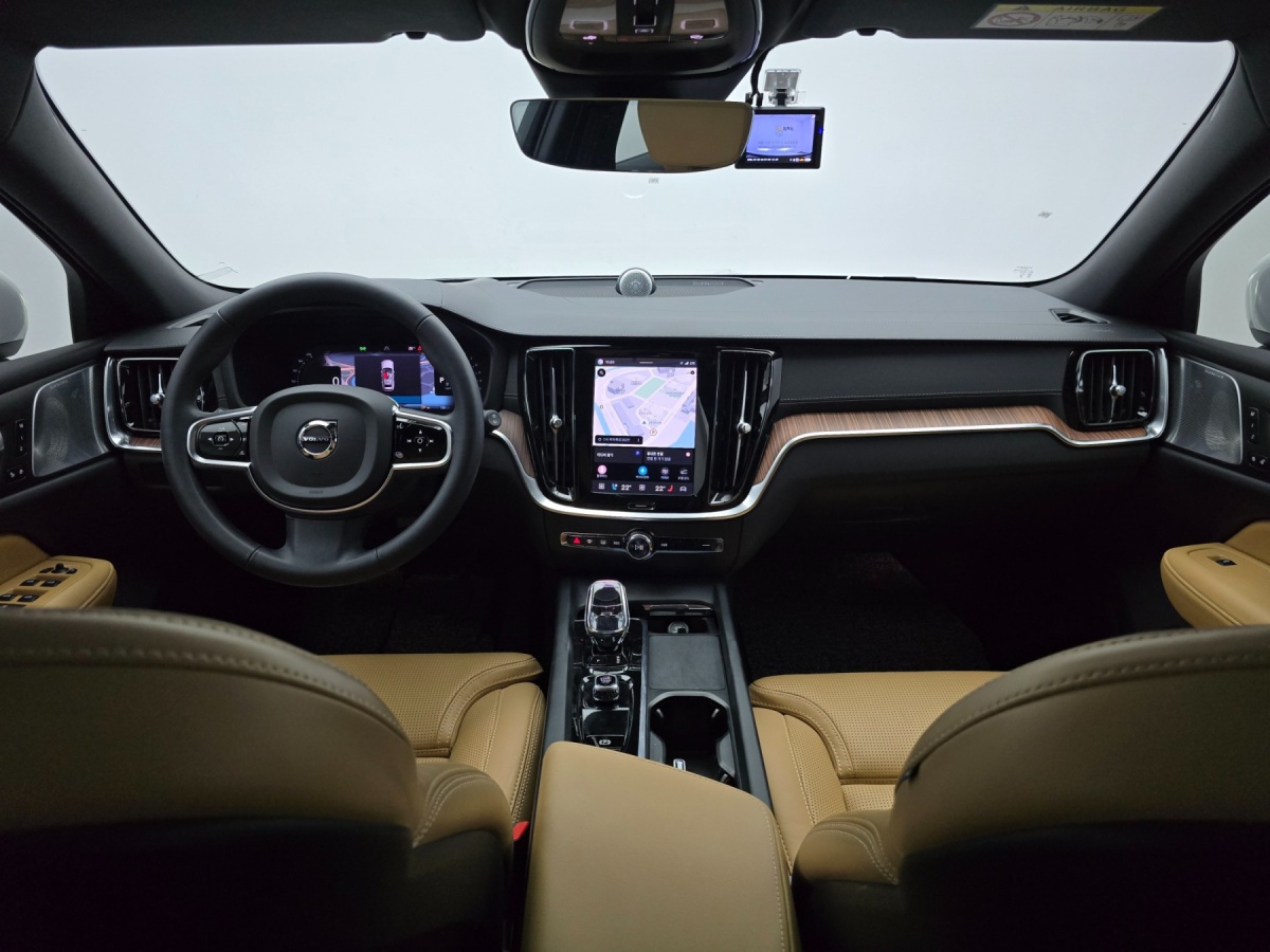 Volvo V60, 2023 — фото 9 из 12