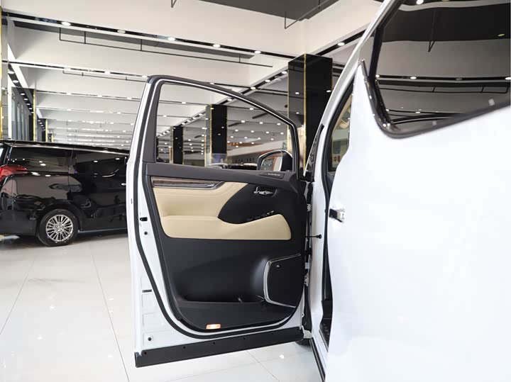 Toyota Vellfire, 2022 — фото 6 из 9