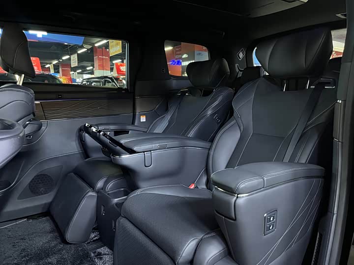 Toyota Vellfire, 2025 — фото 4 из 9
