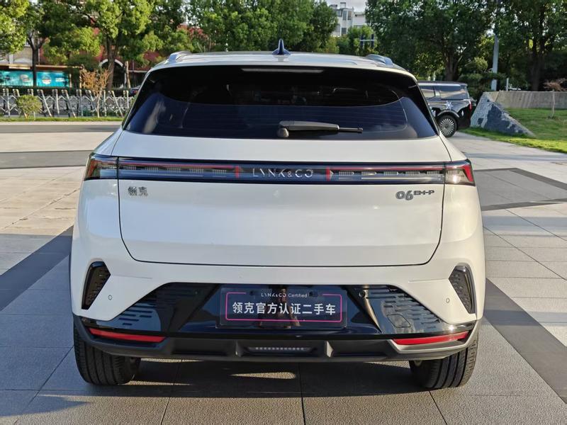 Lynk & Co 06 EM-P Hybrid, 2025 — фото 5 из 11
