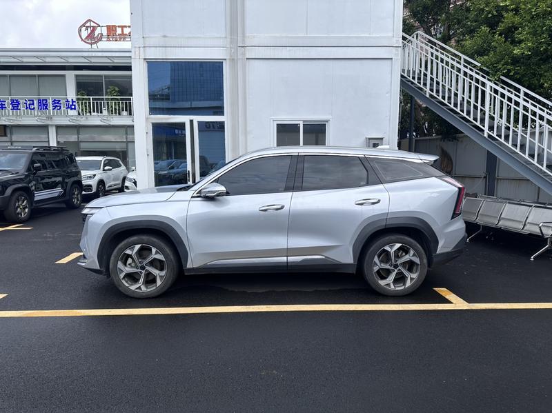 Geely Atlas L, 2023 — фото 3 из 10