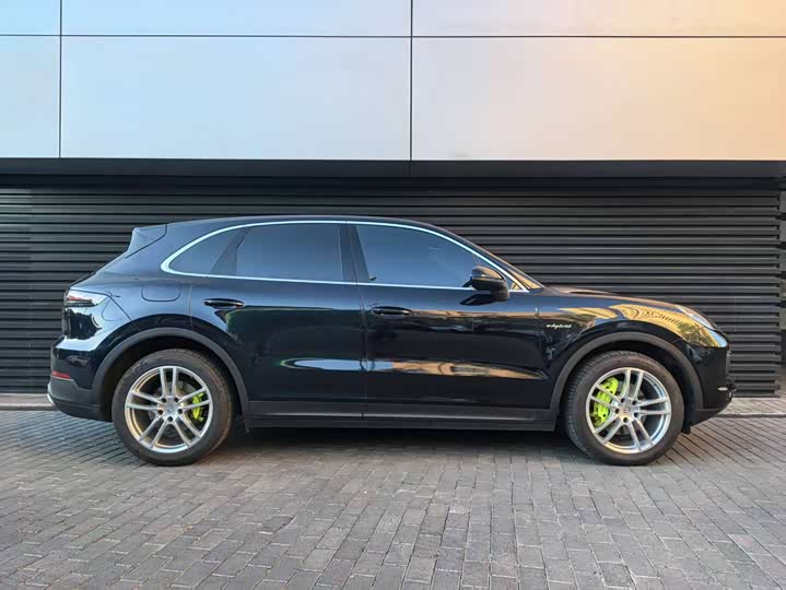 Porsche Cayenne Hybrid, 2022 — фото 5 из 9