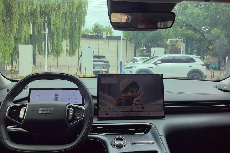 Geely Galaxy E5, 2025 — фото 6 из 11