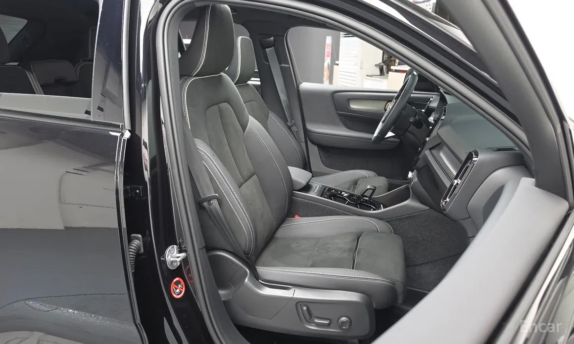 Volvo XC40, 2025 — фото 12 из 12
