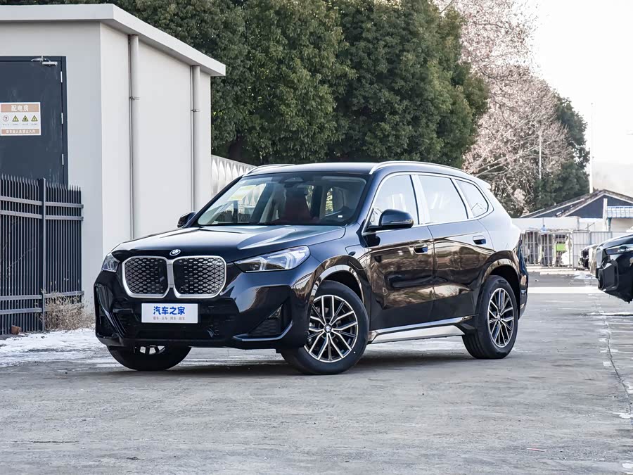 BMW iX1, 2026 — купить в Москве под ключ