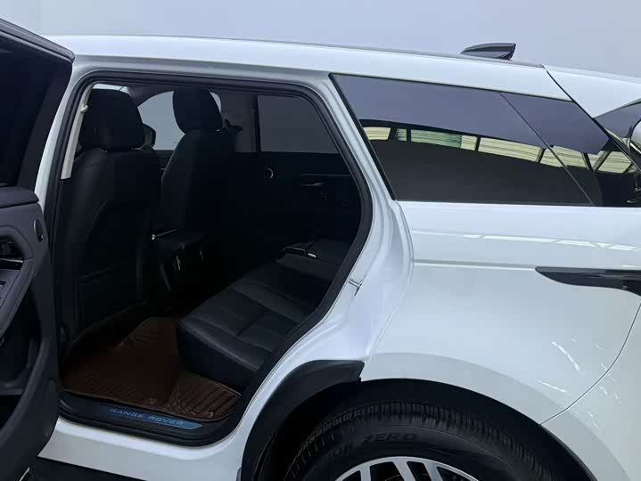 Land Rover Range Rover Evoque L, 2023 — фото 5 из 9