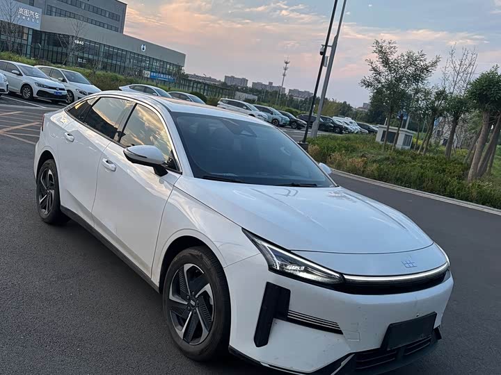 Geely Galaxy L6, 2025 — фото 6 из 9
