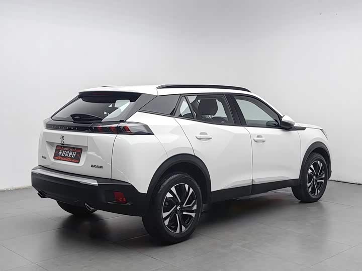 Peugeot 2008, 2022 — фото 2 из 9
