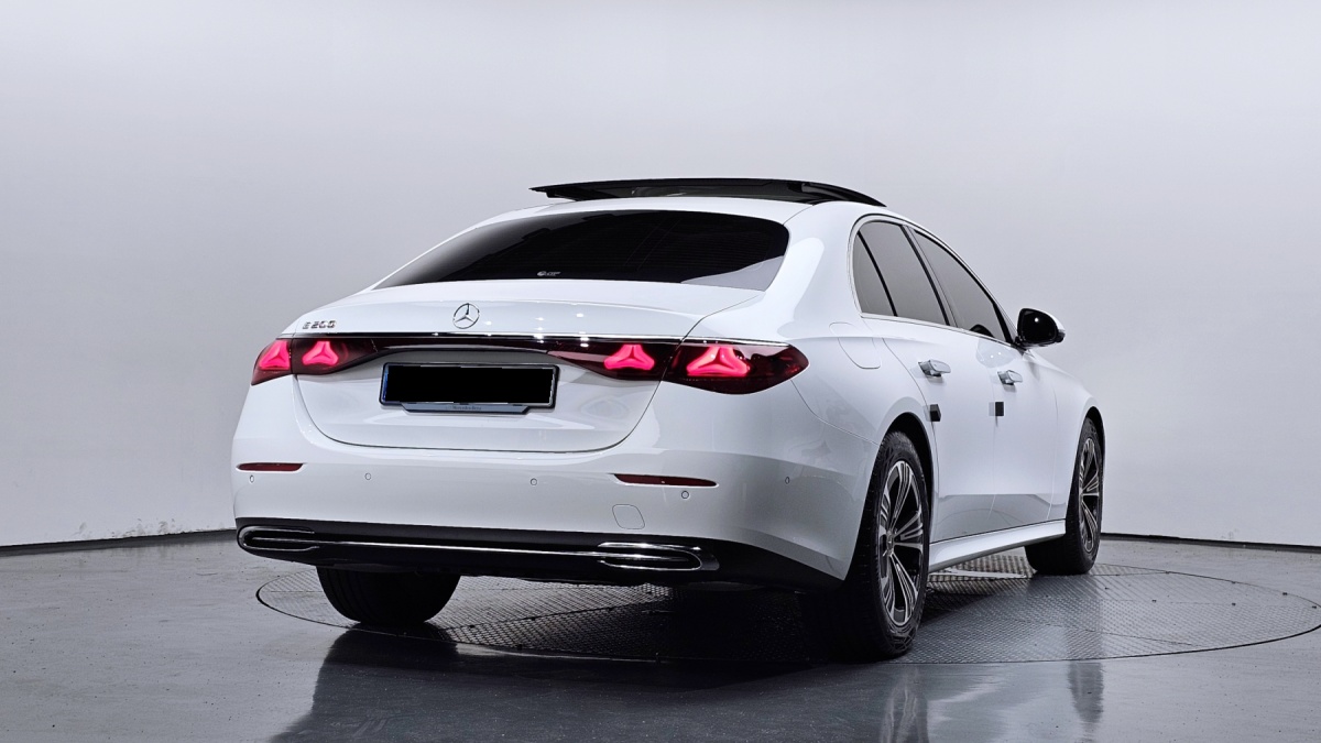 Mercedes-Benz E-Class, 2025 — фото 2 из 12