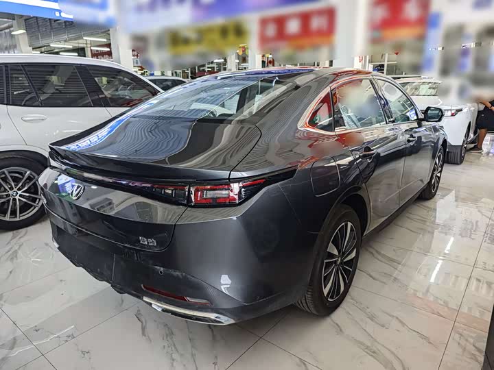 Changan Eado EV, 2026 — фото 3 из 9
