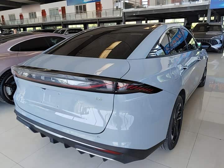 Geely Galaxy L6, 2024 — фото 7 из 9