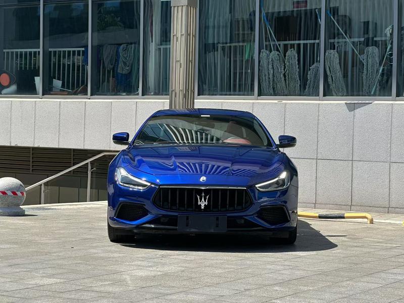 Maserati Ghibli, 2022 — фото 2 из 10