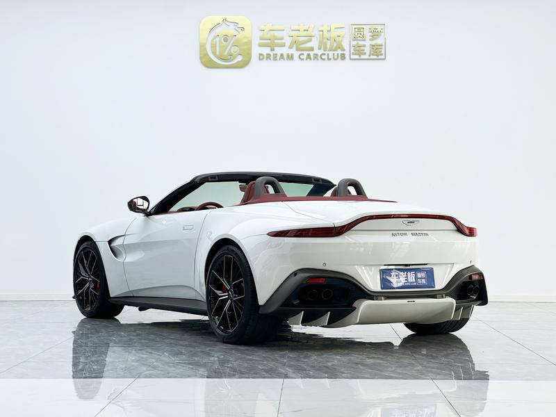 Aston Martin V8 Vantage, 2022 — фото 4 из 12