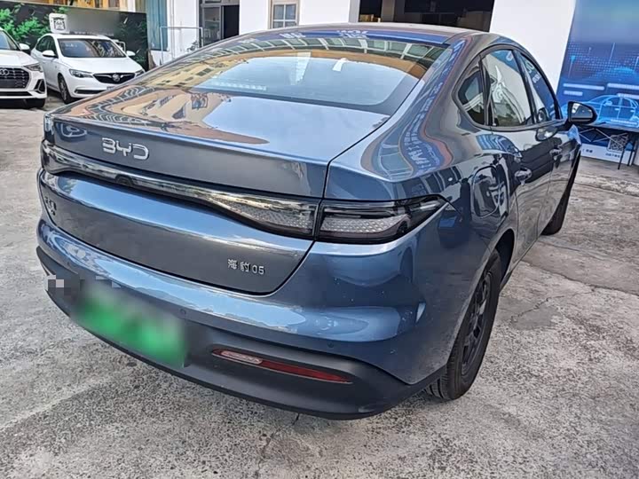 BYD Seal 05 DM-i Hybrid, 2025 — фото 7 из 9