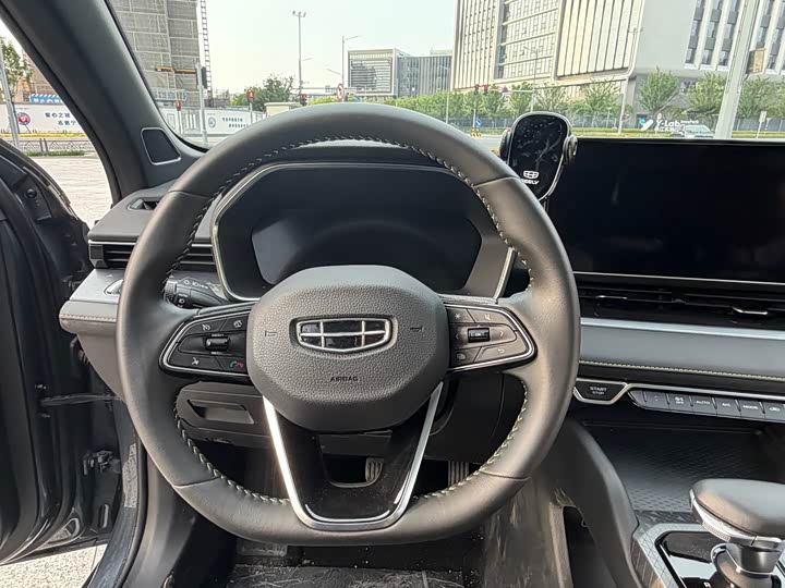 Geely Preface, 2023 — фото 5 из 9