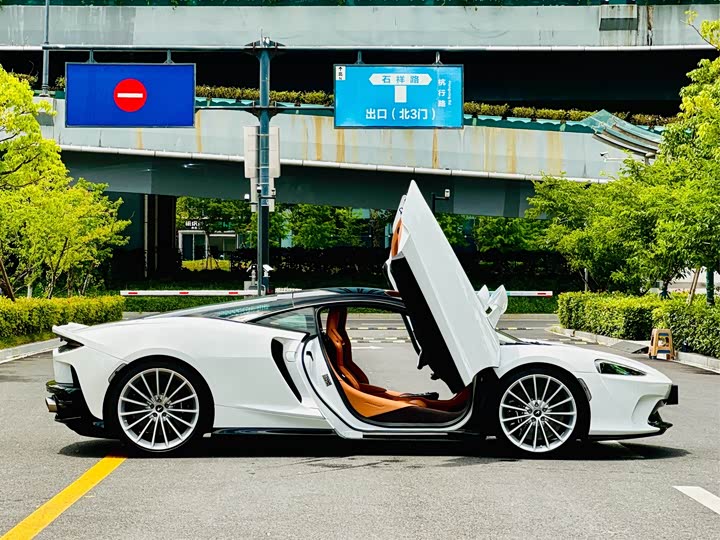 McLaren GT, 2023 — фото 8 из 9