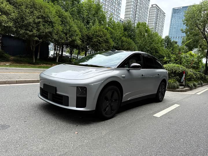LiXiang i6, 2025 — купить в Санкт-Петербурге под ключ