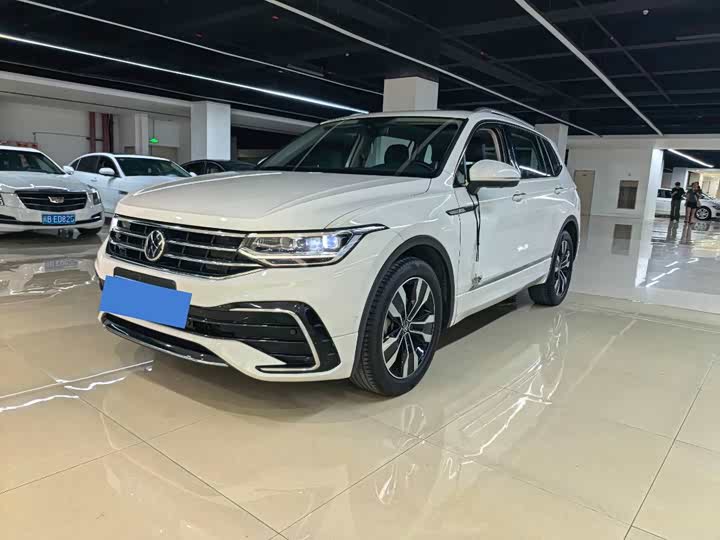 Volkswagen Tiguan L Pro, 2022 — купить в Курске под ключ