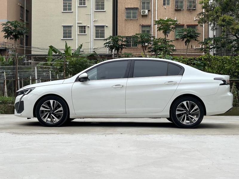 Peugeot 408, 2022 — фото 4 из 11