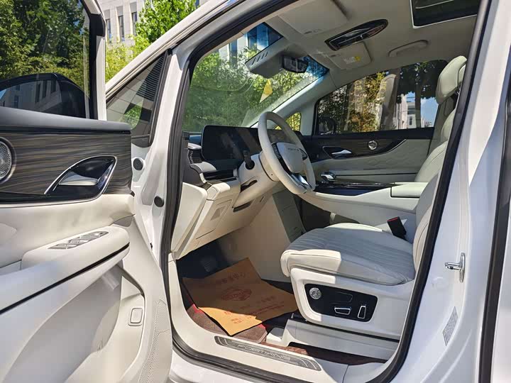 Dongfeng Forthing Xinghai V9, 2024 — фото 4 из 9