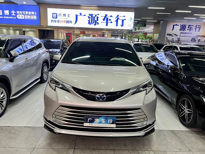Toyota Sienna, 2021 — фото 2 из 9