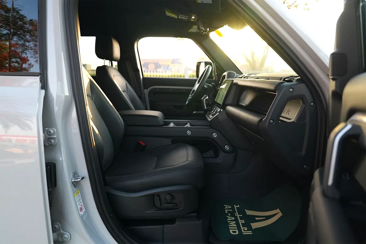 Land Rover Defender, 2026 — фото 9 из 10
