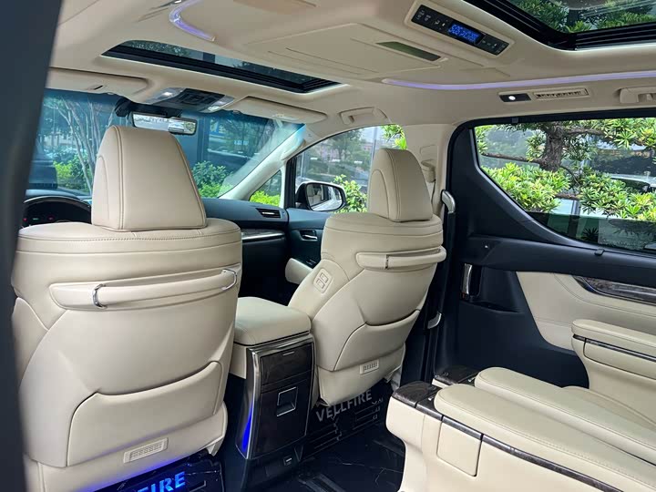 Toyota Vellfire, 2022 — фото 4 из 9