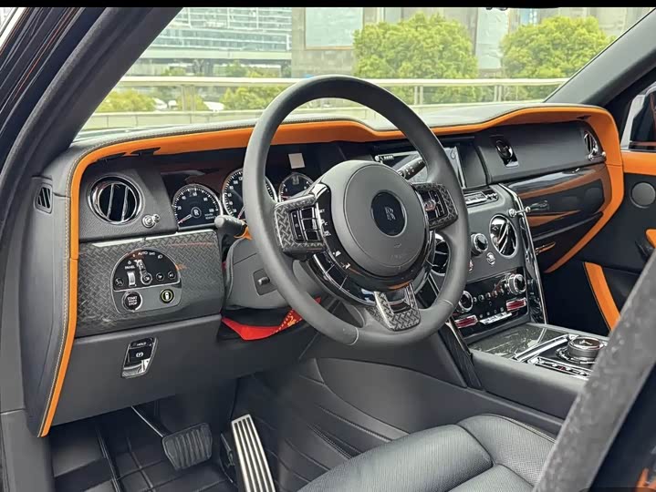 Rolls-Royce Cullinan, 2023 — фото 6 из 9