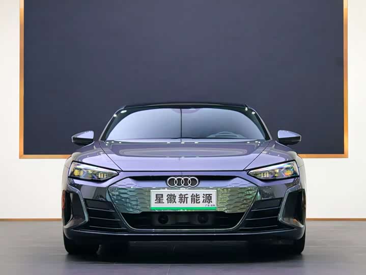 Audi e-tron GT, 2024 — фото 2 из 9