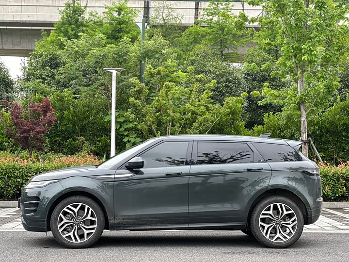 Land Rover Range Rover Evoque L, 2023 — фото 7 из 9