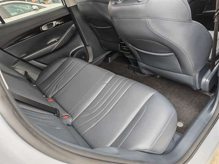 Geely Galaxy E5, 2025 — фото 8 из 9