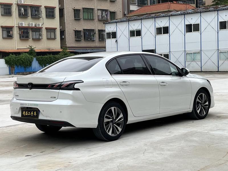 Peugeot 408, 2022 — фото 7 из 11