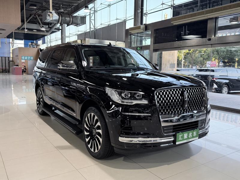 Lincoln Navigator, 2023 — фото 3 из 12