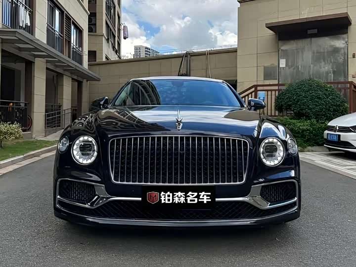 Bentley Flying Spur, 2022 — фото 2 из 9