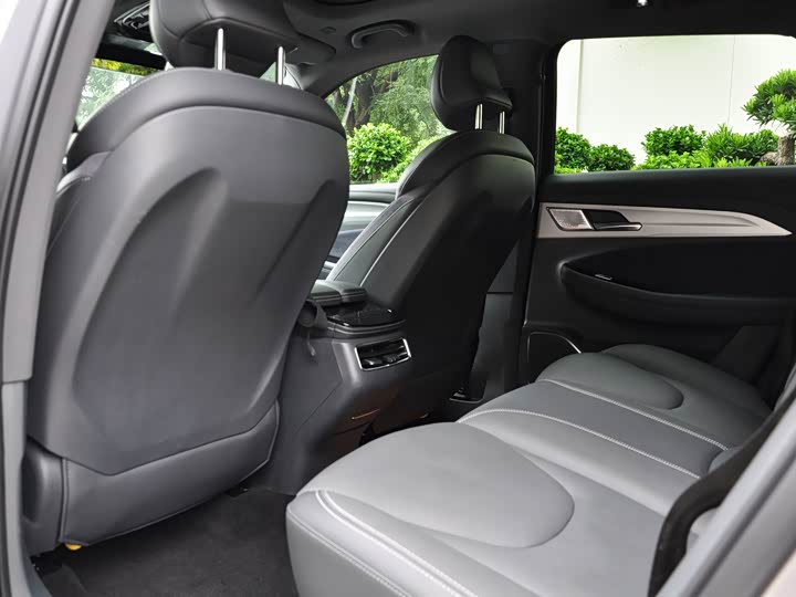 BAIC Arcfox Alpha T, 2021 — фото 7 из 9