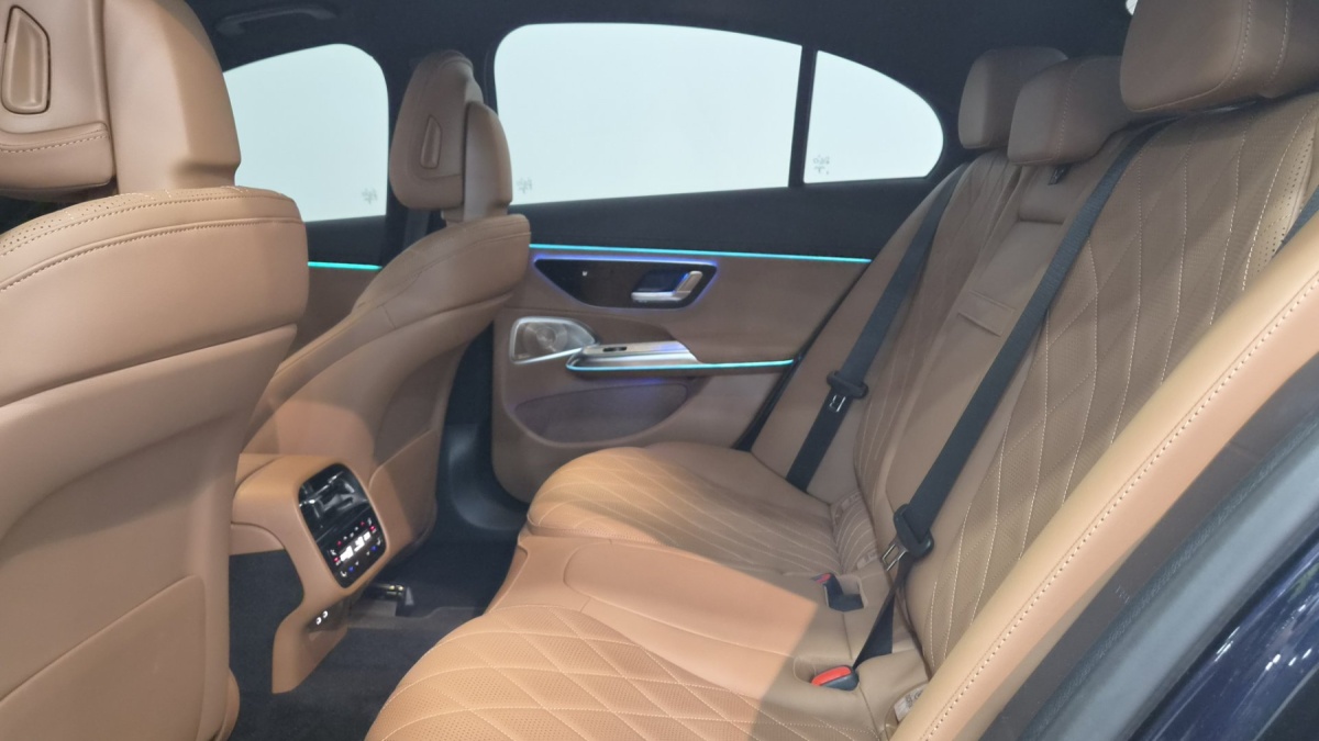 Mercedes-Benz E-Class, 2025 — фото 12 из 12