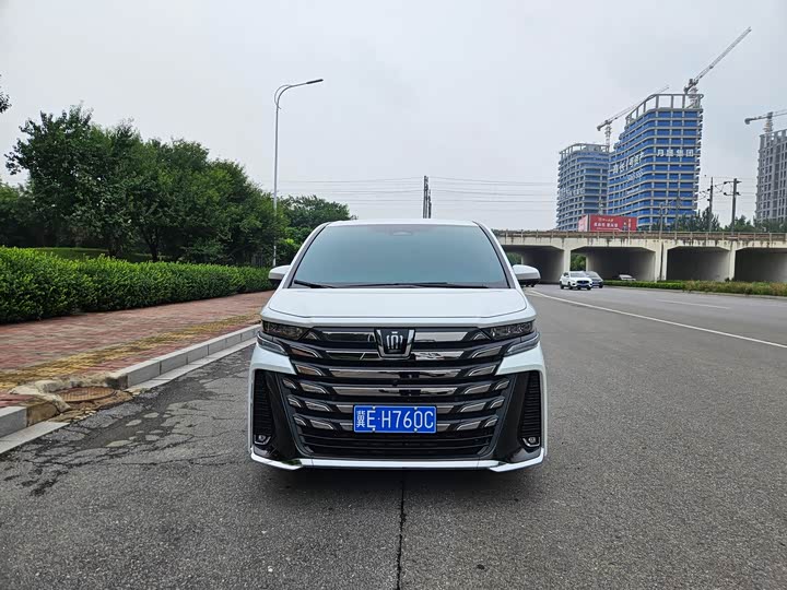 Toyota Vellfire, 2025 — фото 2 из 7