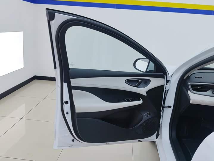 BYD Seal 05 DM-i Hybrid, 2025 — фото 7 из 9