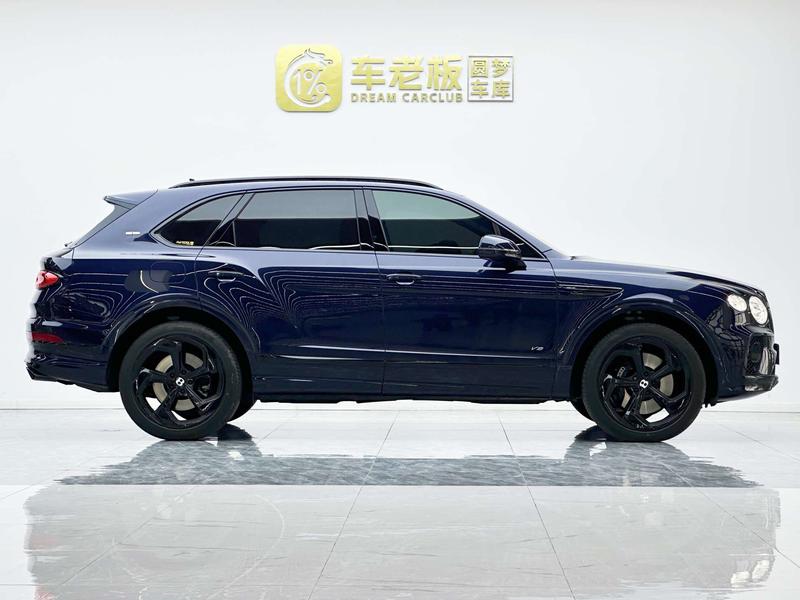 Bentley Bentayga, 2022 — фото 7 из 12