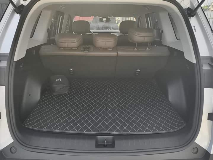 Wuling Starlight 560 Hybrid/EV, 2025 — фото 4 из 9