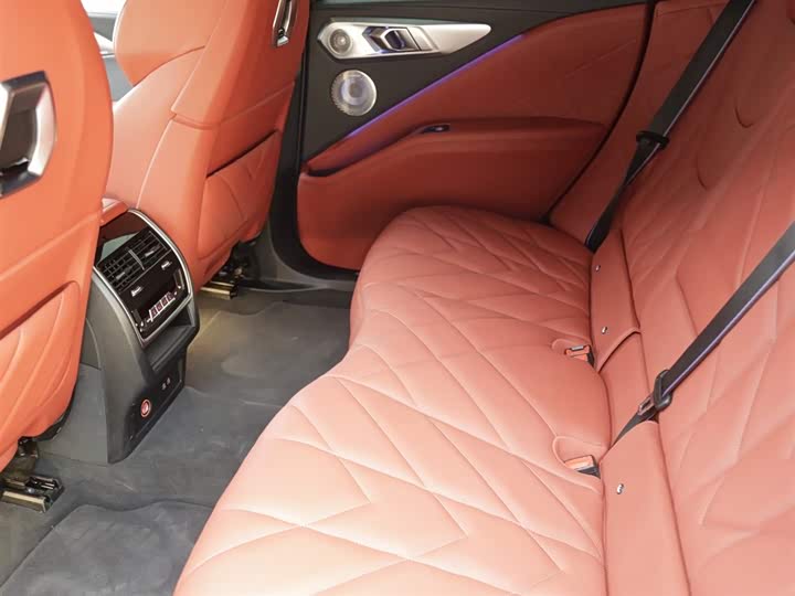 BMW XM, 2023 — фото 9 из 9