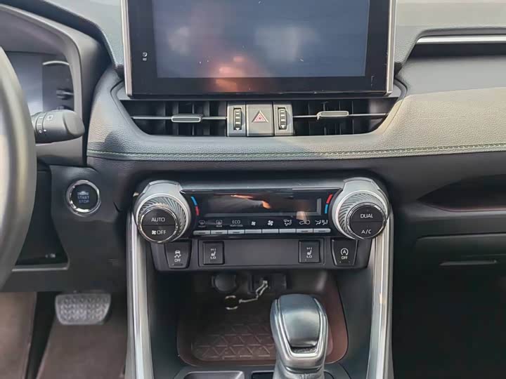 Toyota RAV4, 2022 — фото 5 из 9
