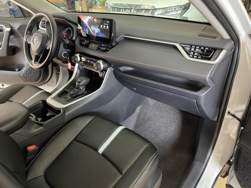 Toyota RAV4, 2023 — фото 7 из 12