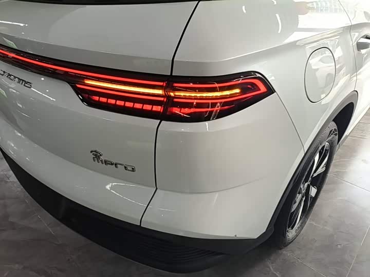 BYD Song Pro Hybrid, 2024 — фото 8 из 9